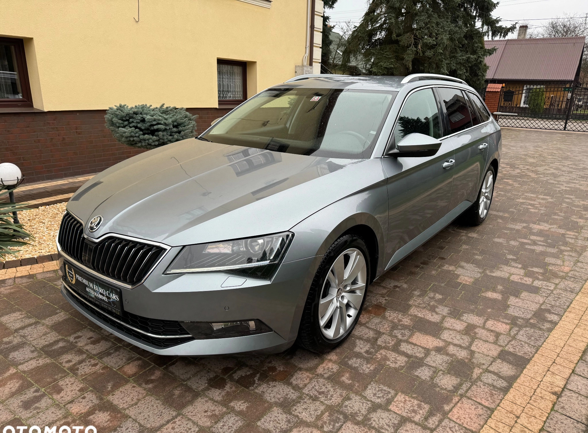 Skoda Superb cena 56900 przebieg: 216550, rok produkcji 2015 z Oleszyce małe 781
